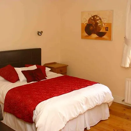 Pearse Road 3* Donegal Town