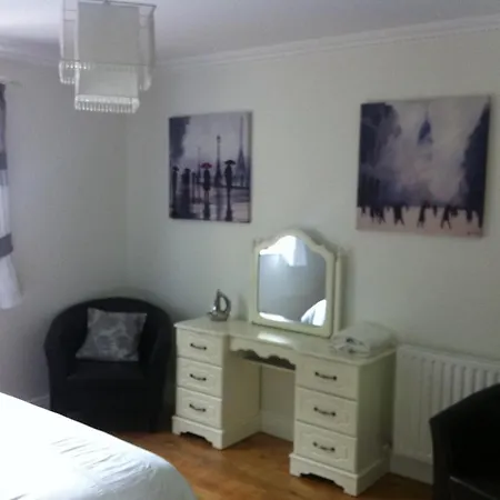 Pearse Road Bed & Breakfast